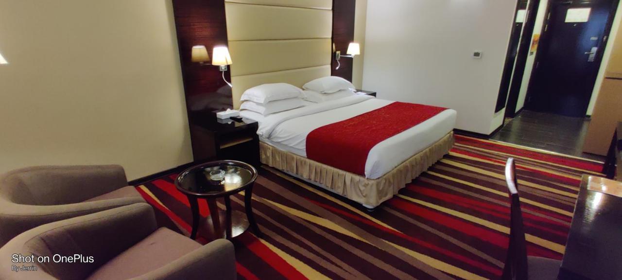Nehal Hotel Abu Dhabi Esterno foto