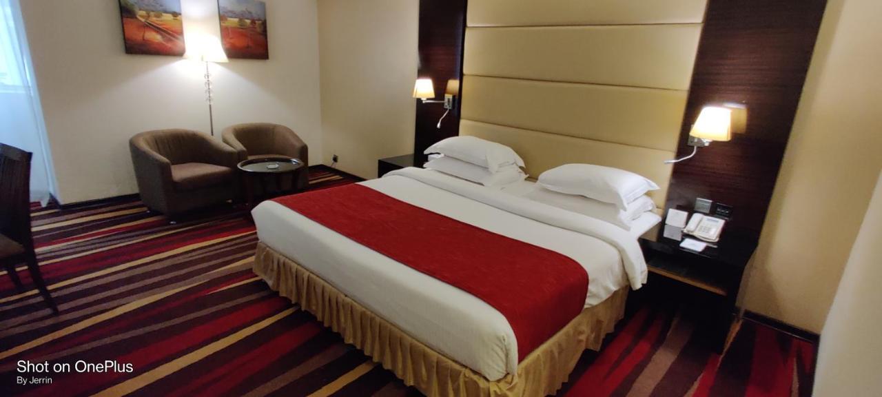 Nehal Hotel Abu Dhabi Esterno foto