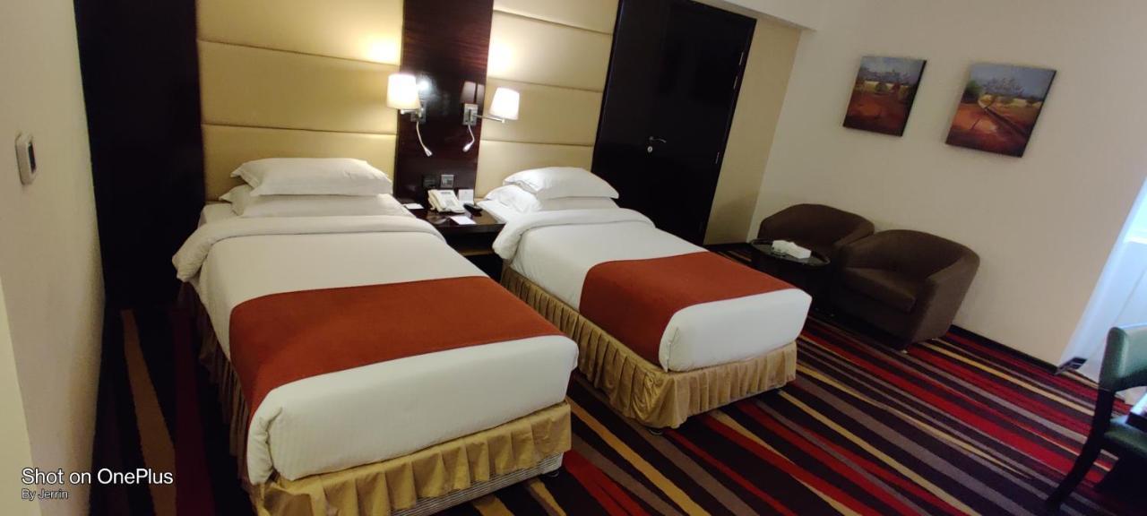 Nehal Hotel Abu Dhabi Esterno foto