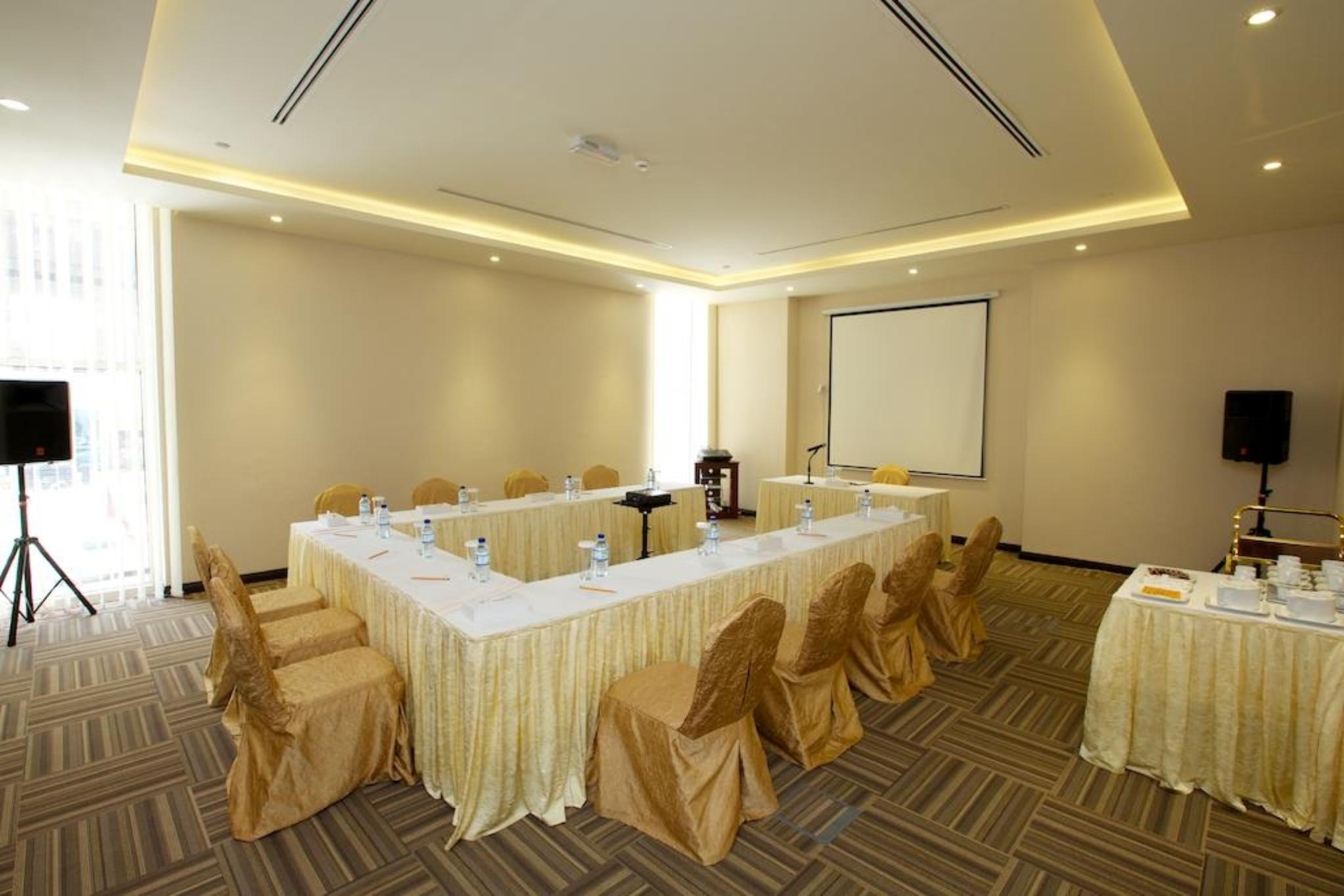 Nehal Hotel Abu Dhabi Esterno foto
