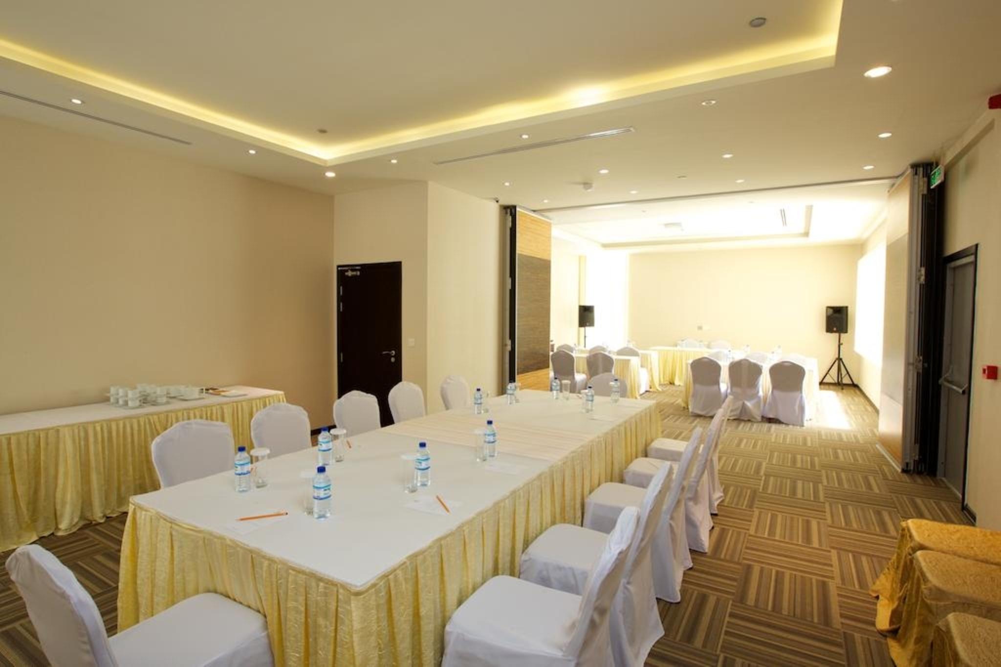 Nehal Hotel Abu Dhabi Esterno foto