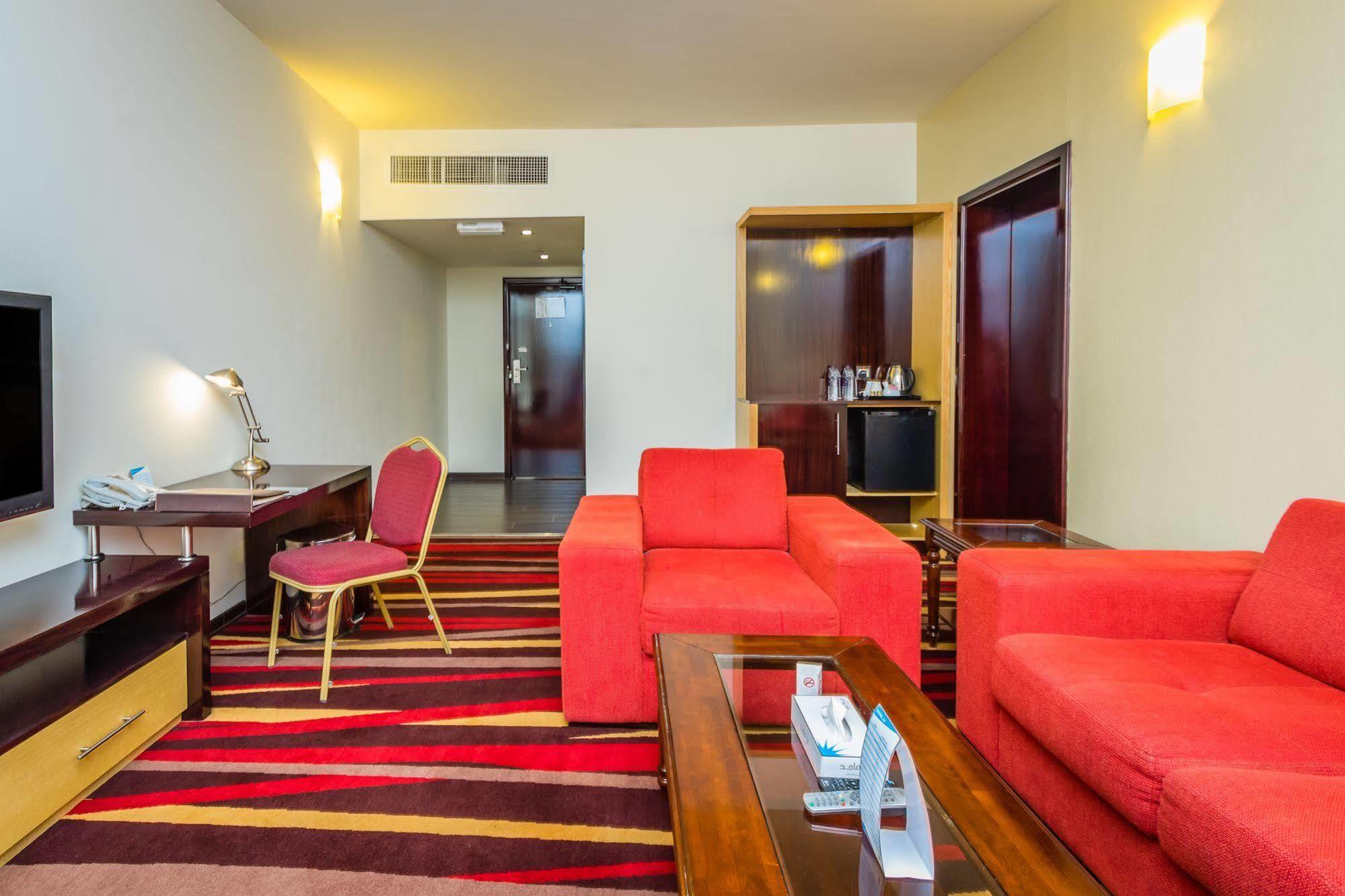 Nehal Hotel Abu Dhabi Esterno foto