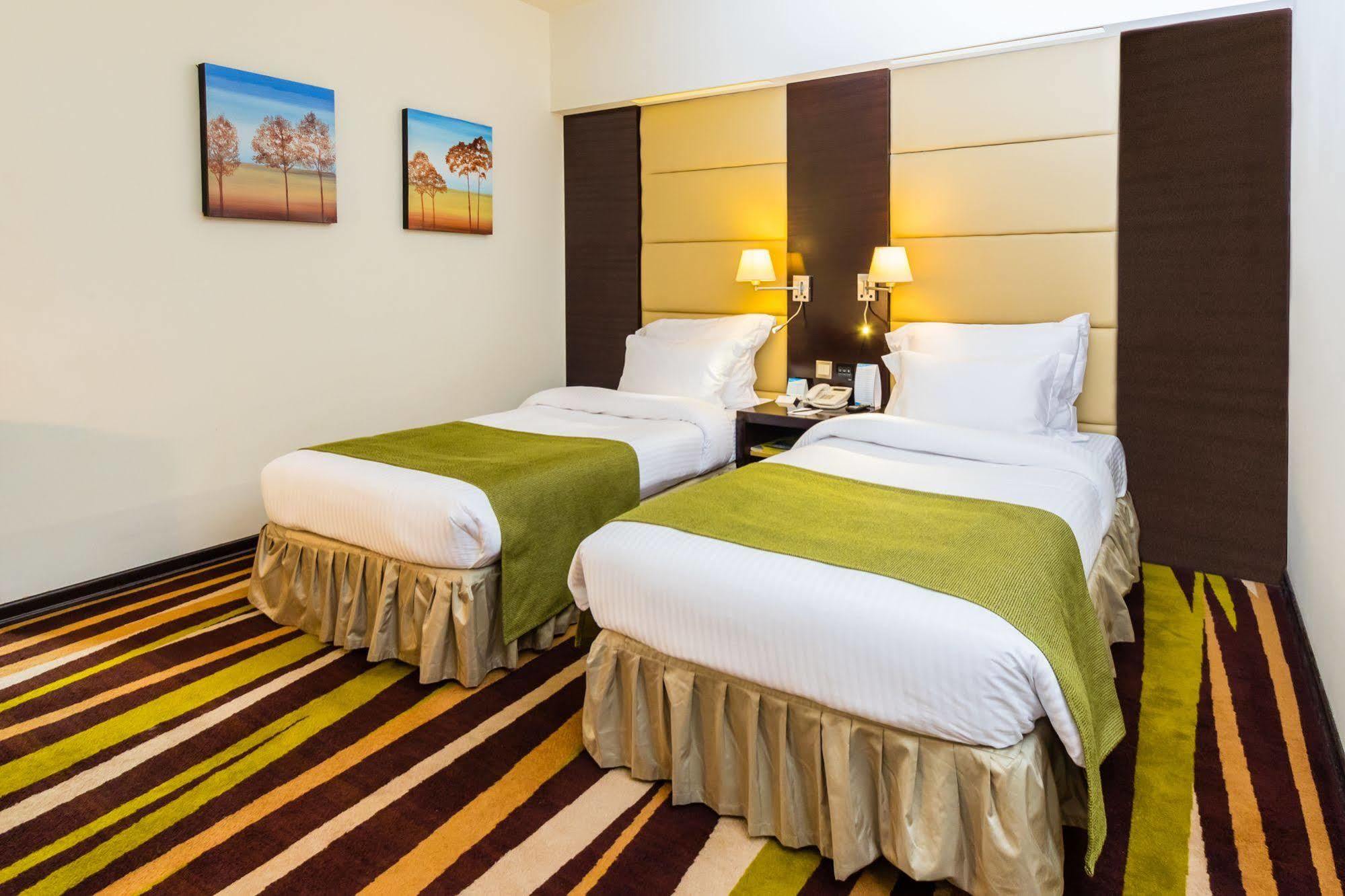 Nehal Hotel Abu Dhabi Esterno foto